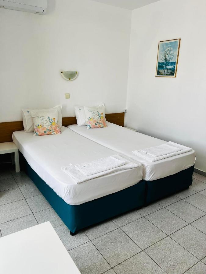 Hotel Nikola Primorsko Buitenkant foto