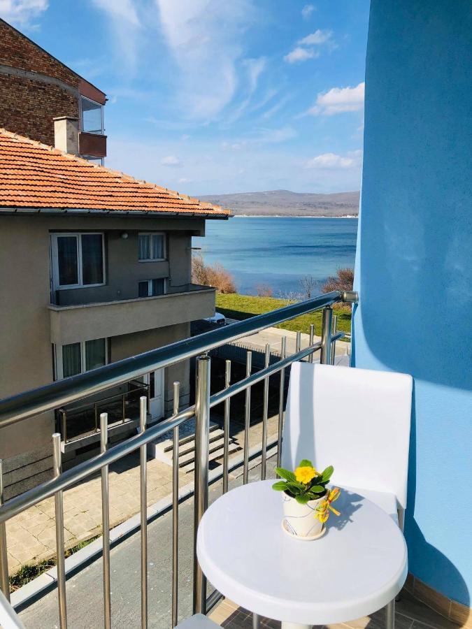 Hotel Nikola Primorsko Buitenkant foto