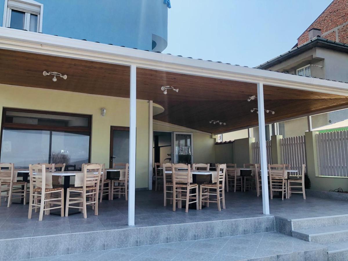 Hotel Nikola Primorsko Buitenkant foto